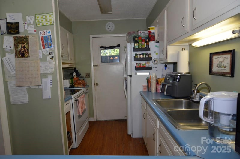 141 Colony Dr, Arden, NC 28704