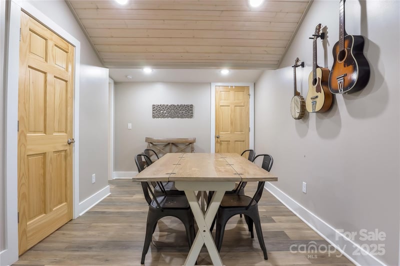 22 Moore Cir, Black Mountain, NC 28711
