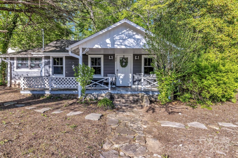 22 Moore Cir, Black Mountain, NC 28711