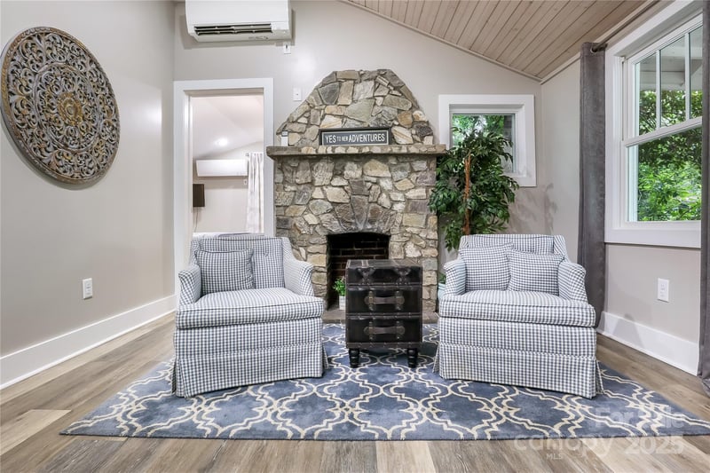 22 Moore Cir, Black Mountain, NC 28711