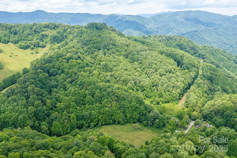 99999 Sugar Camp Rd, Marshall, NC 28753