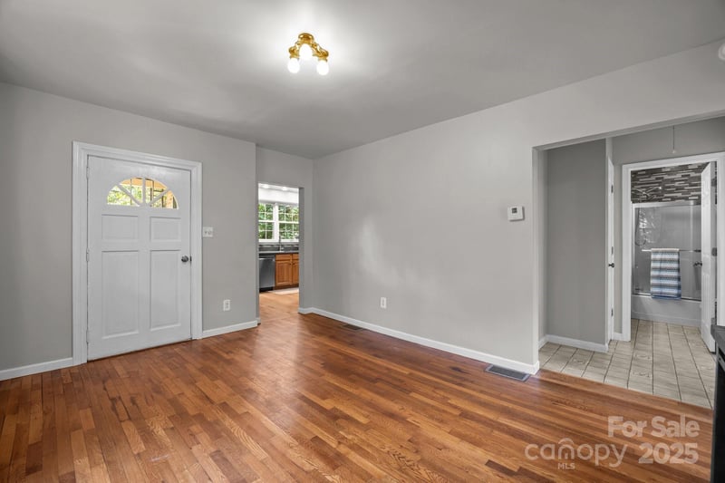 2 Enka Orchard St, Candler, NC 28715