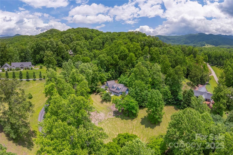 98 Choga Rg, Whittier, NC 28789