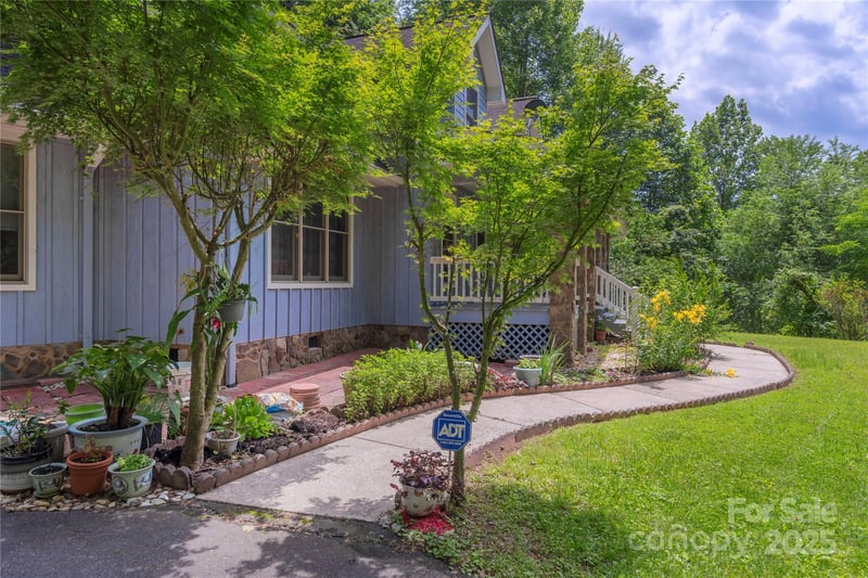 98 Choga Rg, Whittier, NC 28789
