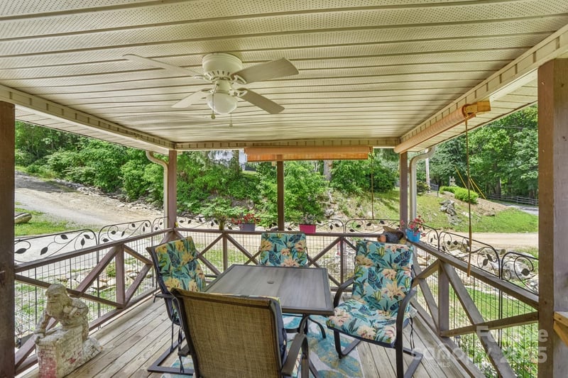 19 Lockman Rd, Maggie Valley, NC 28751