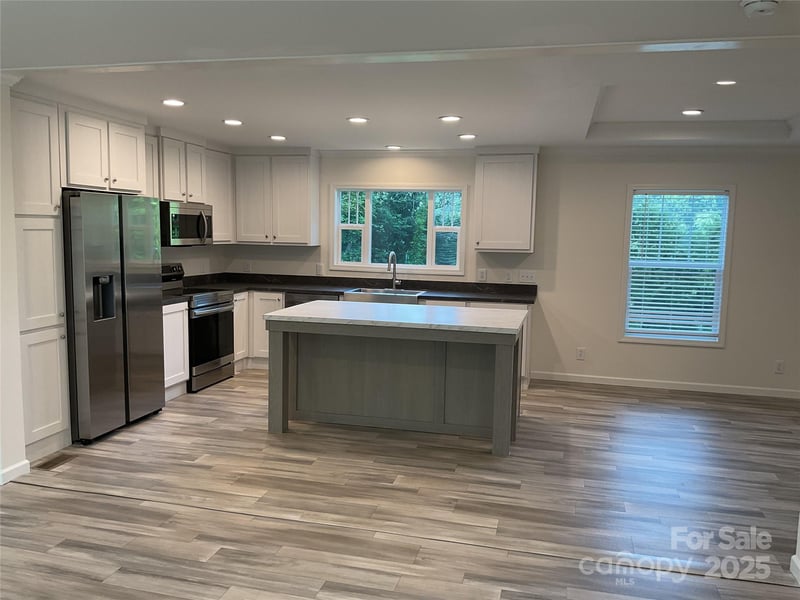 138 Zircon Dr, Statesville, NC 28625