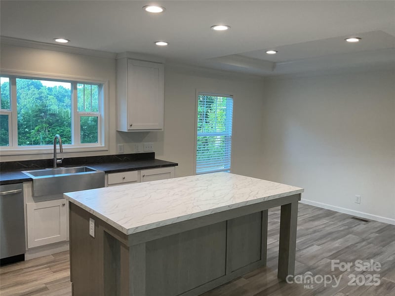 138 Zircon Dr, Statesville, NC 28625