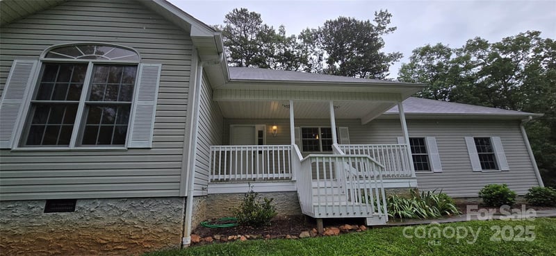 221 Flat Branch Trl, Mill Spring, NC 28756