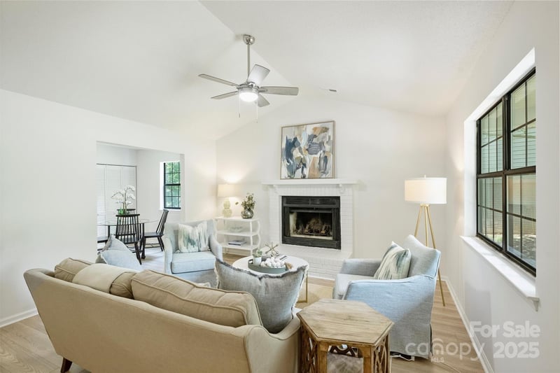 6115 Coltswood Ct, Charlotte, NC 28211