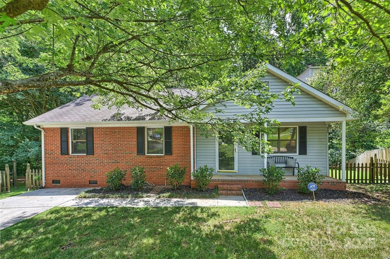 6115 Coltswood Ct, Charlotte, NC 28211