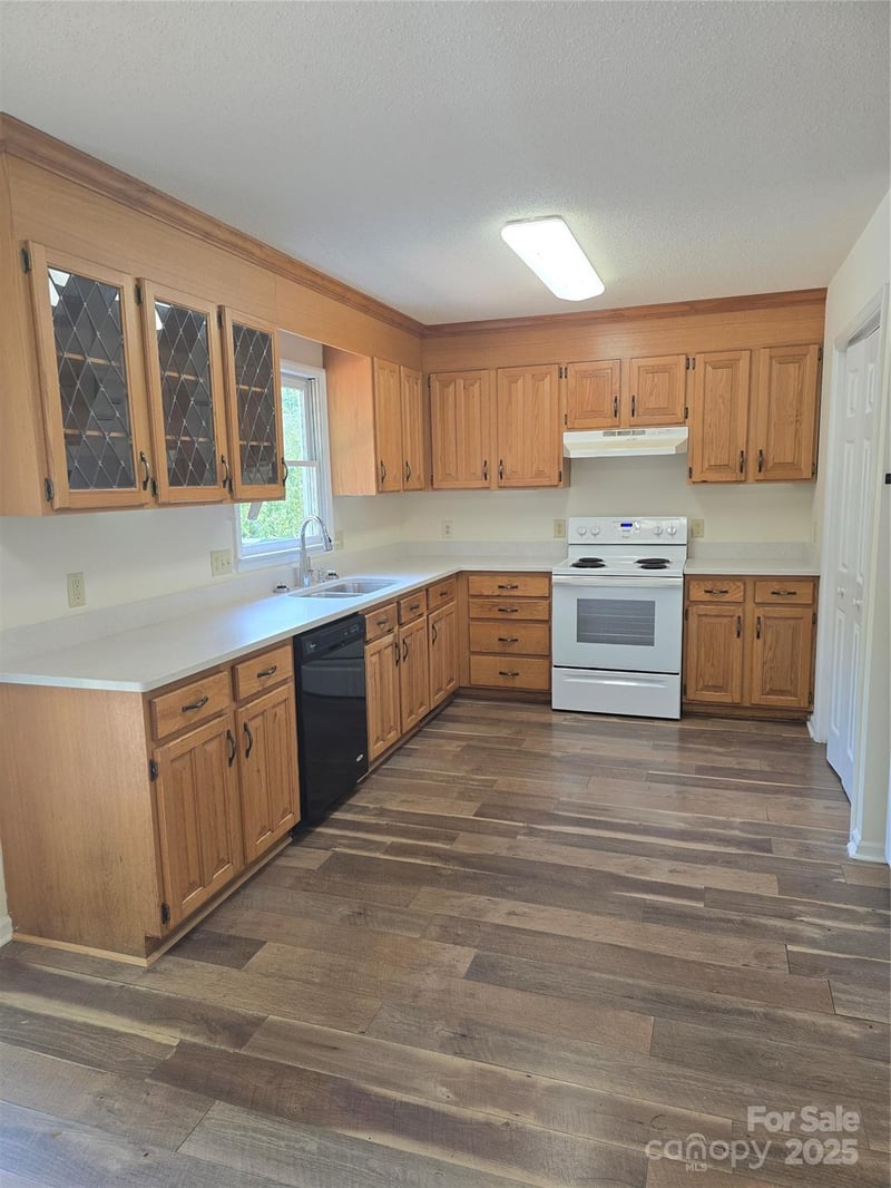 608 Sharon Dr, Statesville, NC 28625