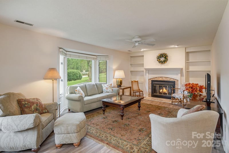 103 Golfside Dr, Flat Rock, NC 28731
