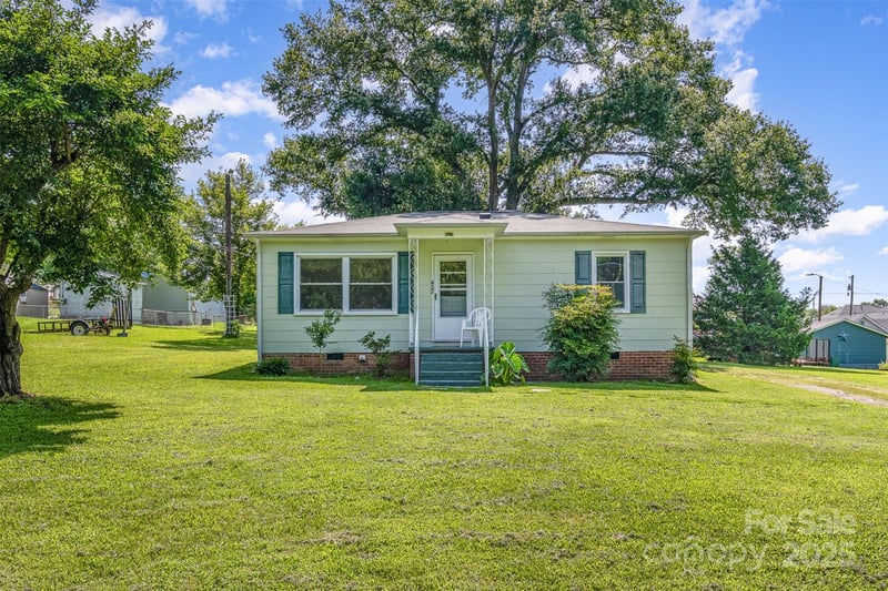 422 Wilson St, Mount Holly, NC 28120