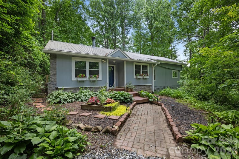 193 Timberside Dr, Mars Hill, NC 28754