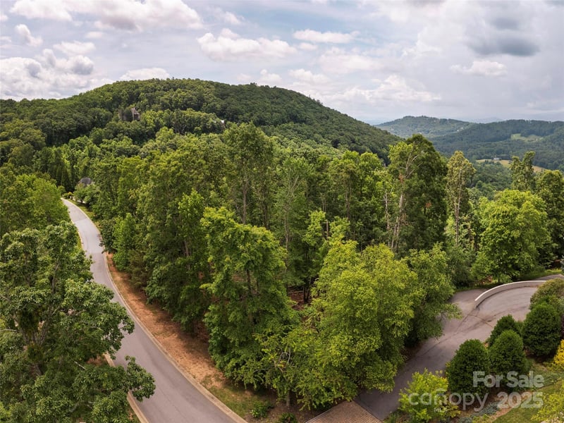 28 Windcliff Dr, Asheville, NC 28803