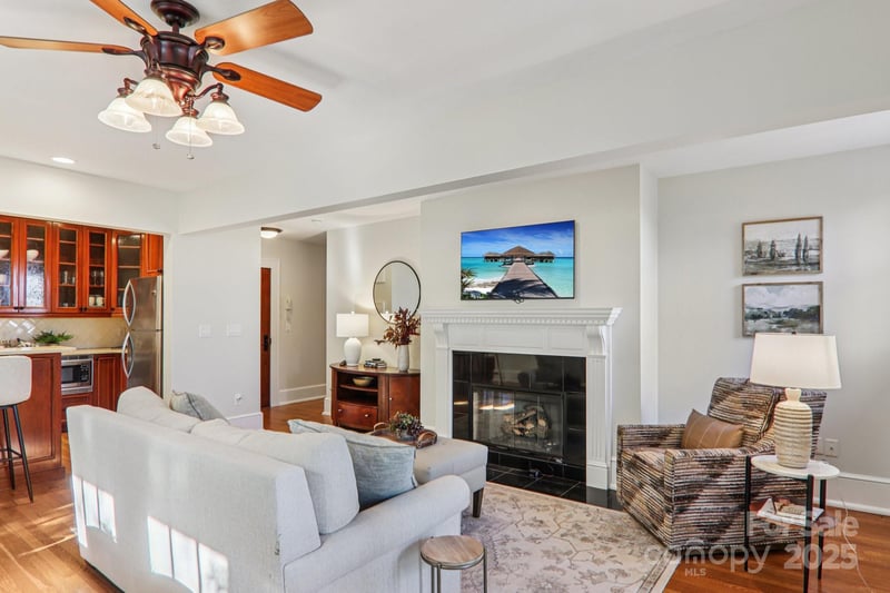 203 6th Ave #2A, Hendersonville, NC 28739