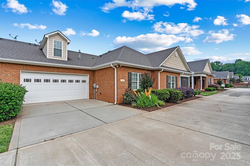 2369 Stardust Ct, Denver, NC 28037