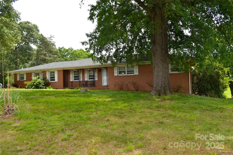 405 Wesley Heights Dr, Albemarle, NC 28001