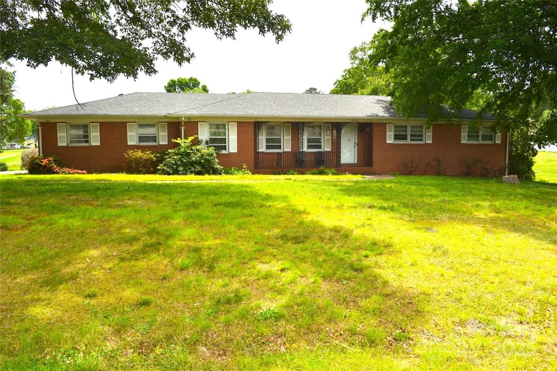 405 Wesley Heights Dr, Albemarle, NC 28001