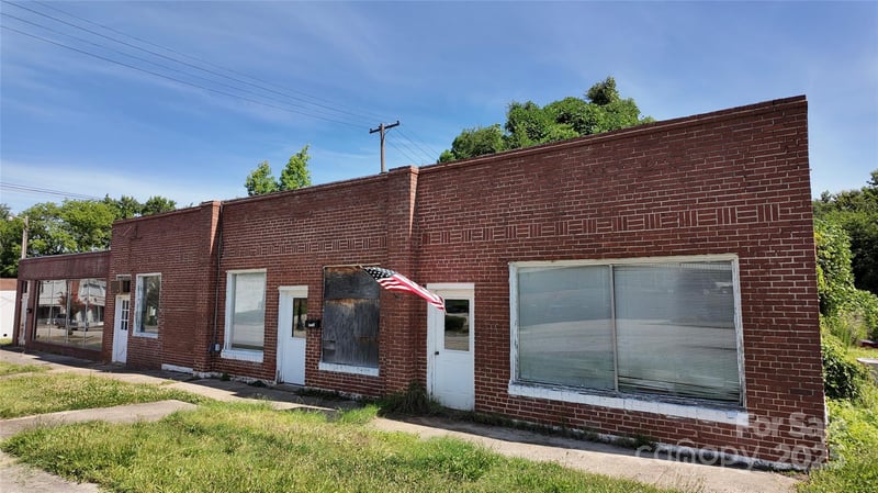 215 Dearborn St, Great Falls, SC 29055