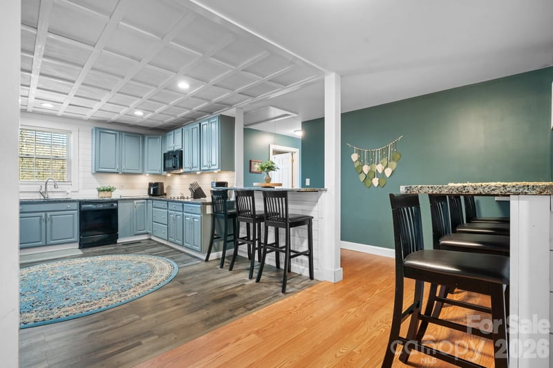845 Linville Rd, Mount Airy, NC 27030