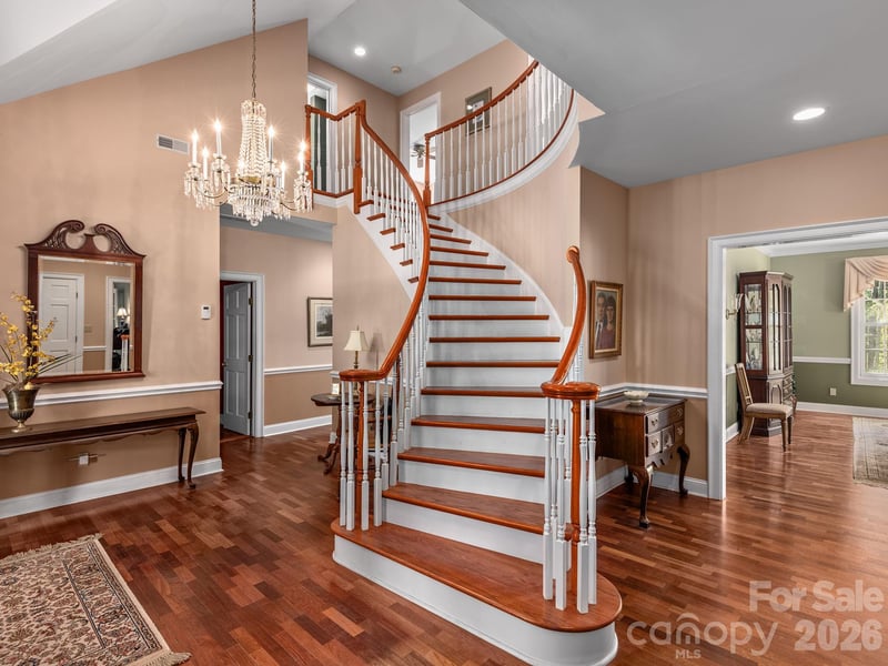 842 Rickel Dr, Hendersonville, NC 28739