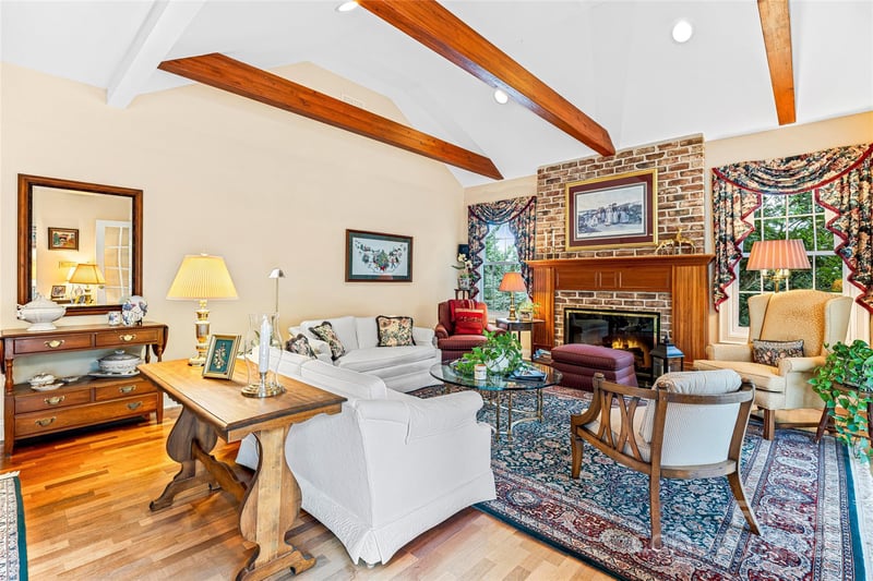 842 Rickel Dr, Hendersonville, NC 28739