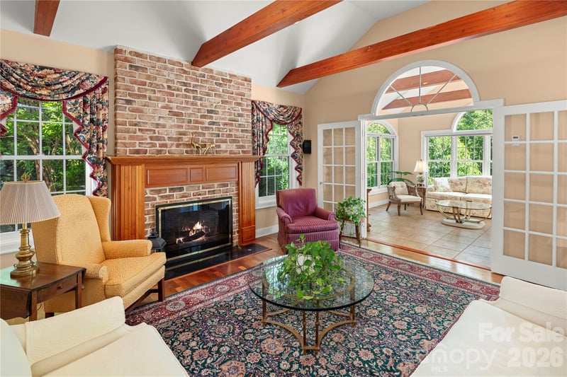 842 Rickel Dr, Hendersonville, NC 28739