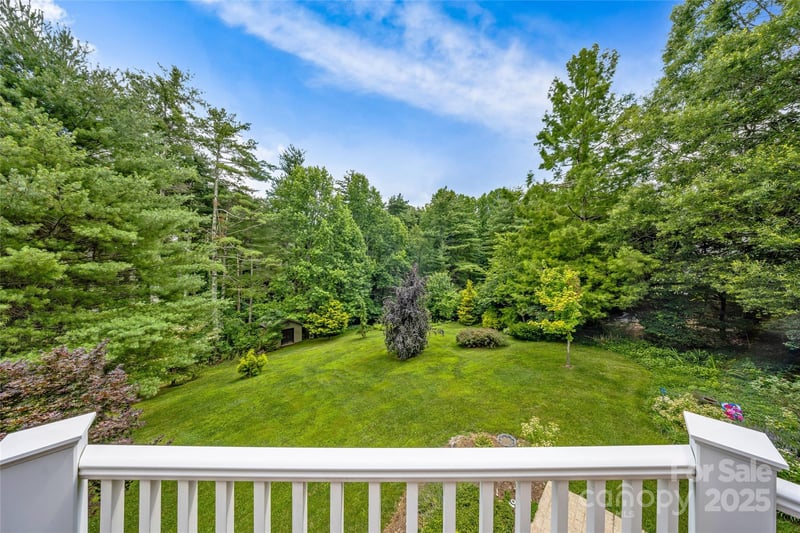 842 Rickel Dr, Hendersonville, NC 28739