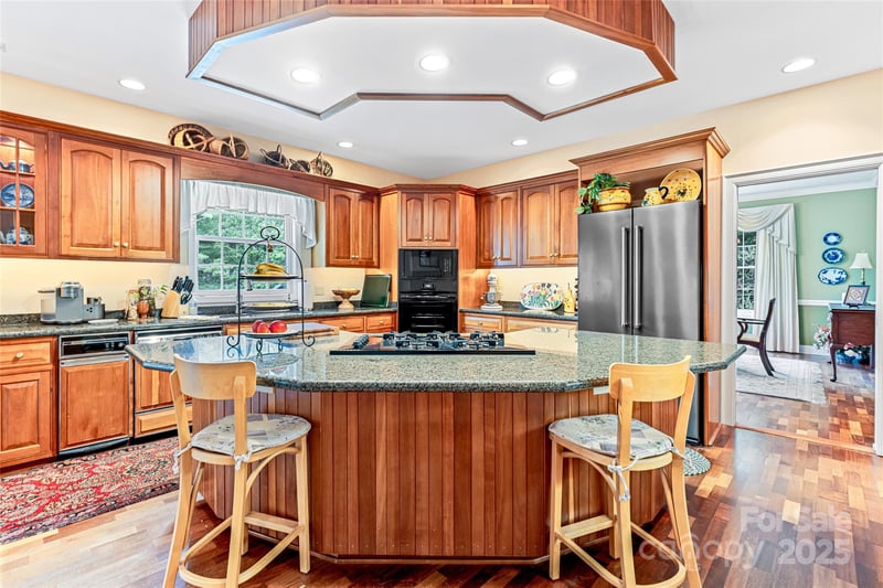842 Rickel Dr, Hendersonville, NC 28739