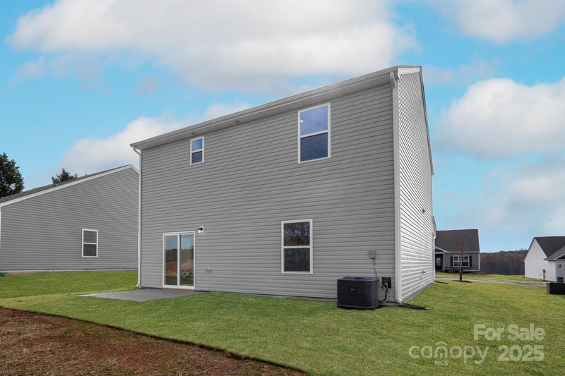 1041 Russell Dr, Winston Salem, NC 27127