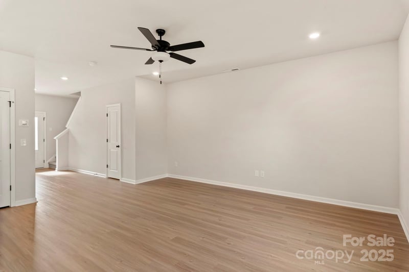 1041 Russell Dr, Winston Salem, NC 27127
