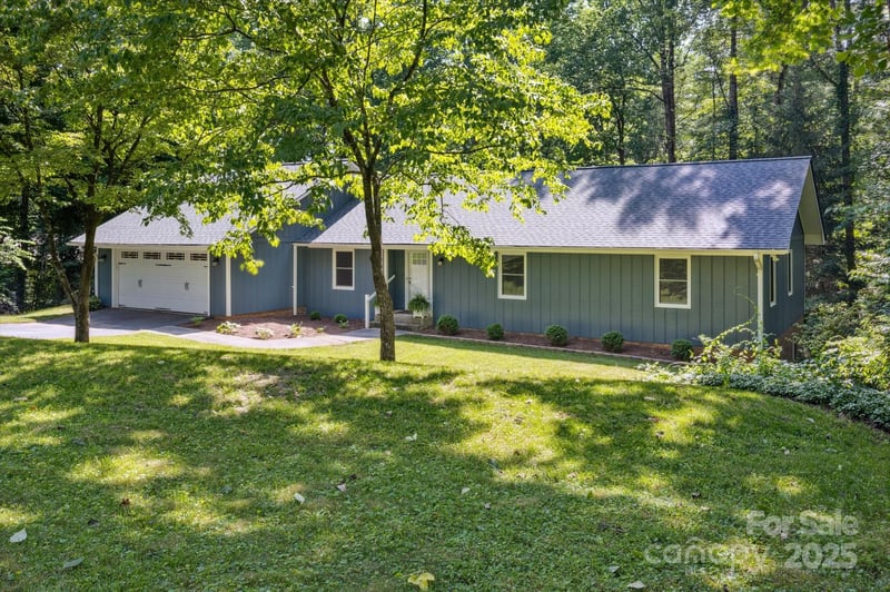 104 Britton Ave, Hendersonville, NC 28791