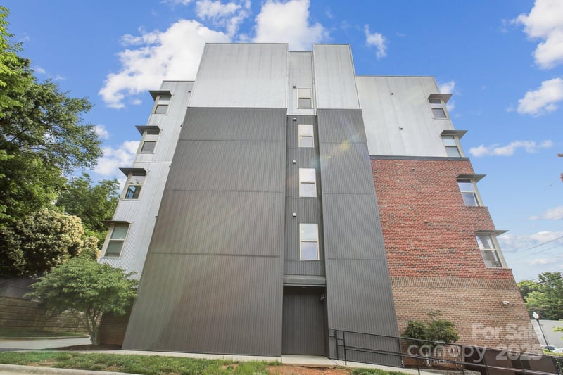 630 Calvert St #410, Charlotte, NC 28208