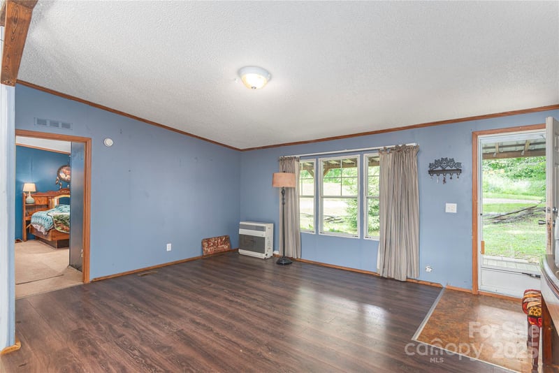 495 Courtney Ln, Canton, NC 28716