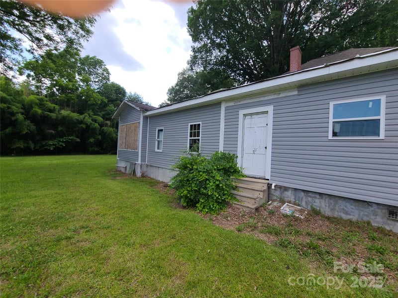 205 1st St, Lowell, NC 28098