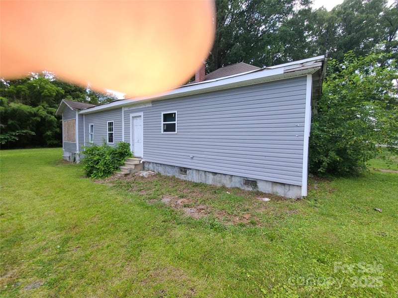 205 1st St, Lowell, NC 28098