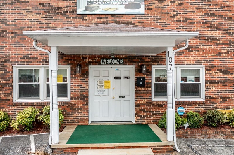 107 Light St, Lenoir, NC 28645
