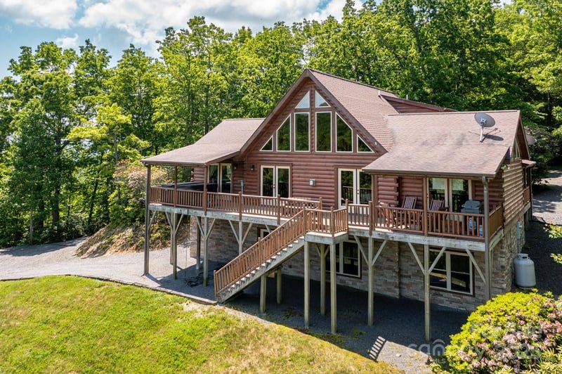 26 Upper Ridge Rd, Black Mountain, NC 28711