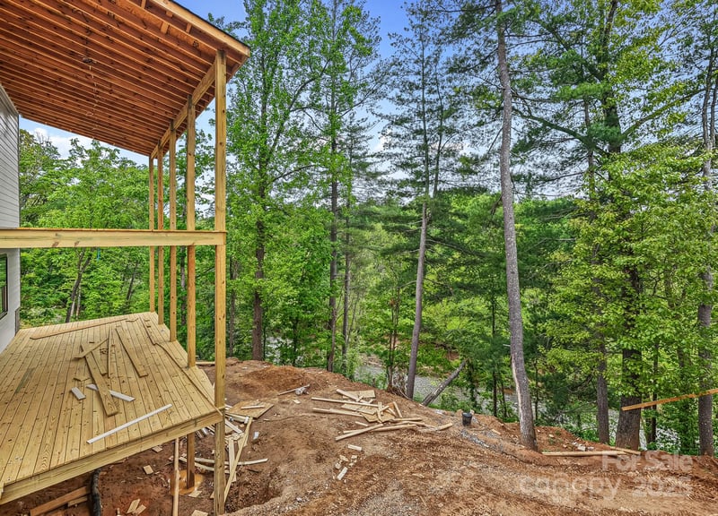 920 Newport Ct, Asheville, NC 28806