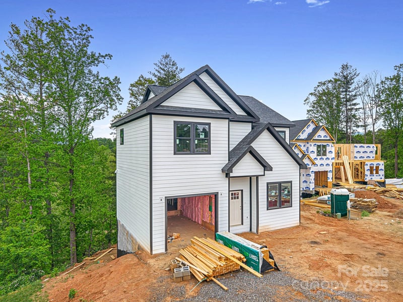 920 Newport Ct, Asheville, NC 28806