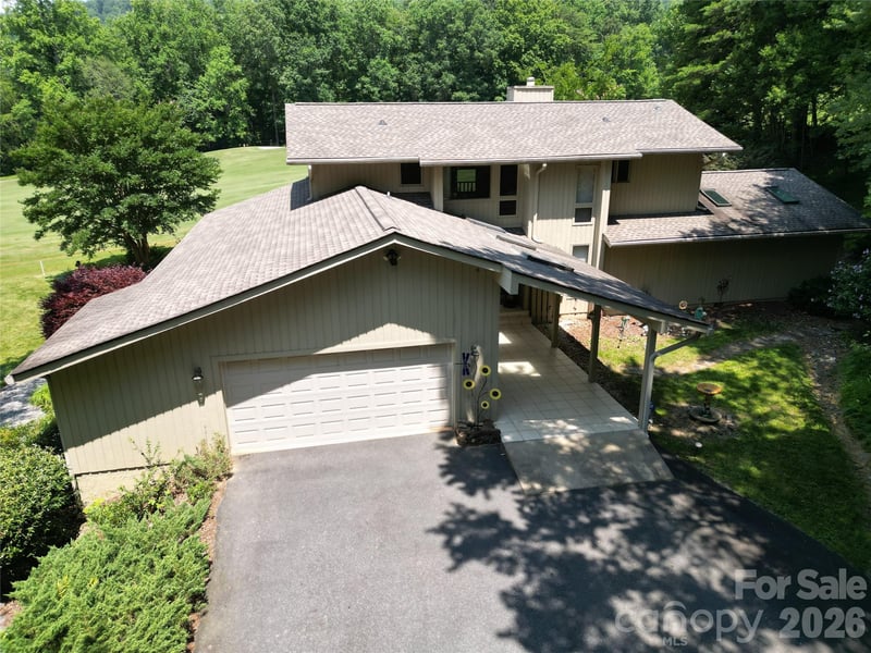 141 Courtland Ct, Lake Lure, NC 28746