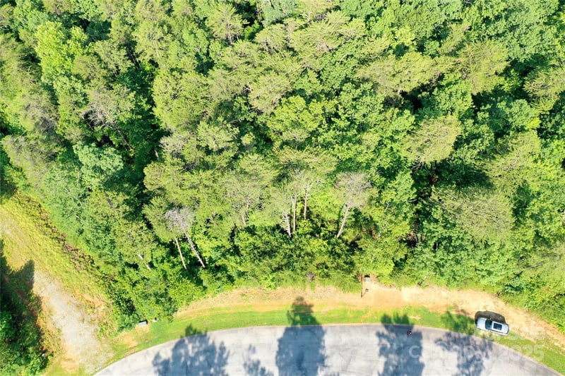 241 Rock Ledge Dr, Lake Lure, NC 28746