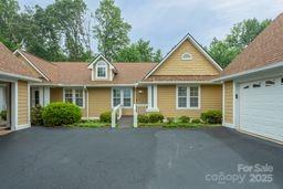 1303 Hyde Park Dr, Asheville, NC 28806