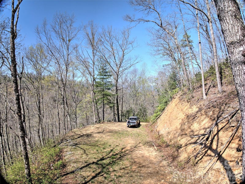 Holly House Rd, Bryson City, NC 28713