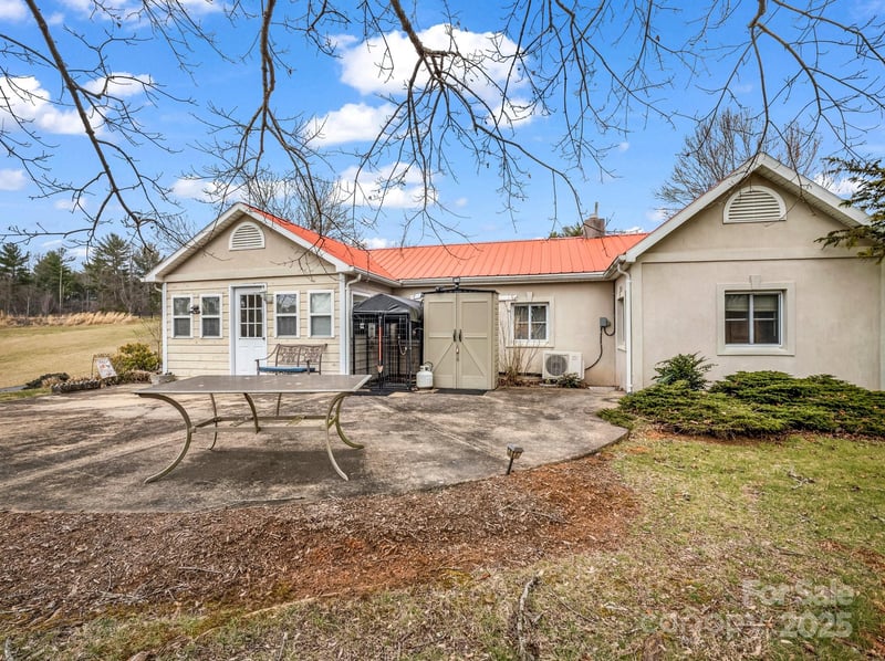 55 Settlers Trl, Mars Hill, NC 28754