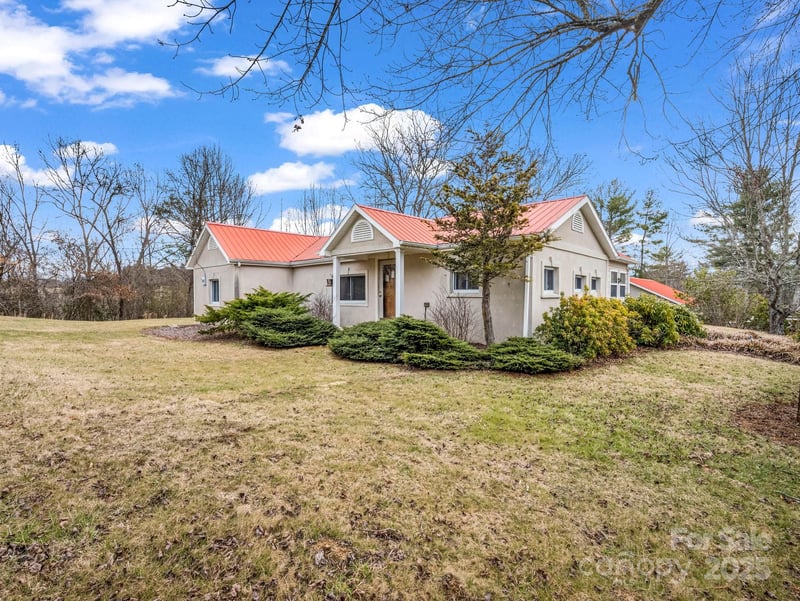 55 Settlers Trl, Mars Hill, NC 28754