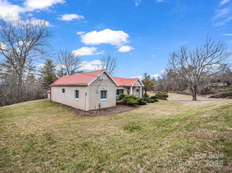 55 Settlers Trl, Mars Hill, NC 28754