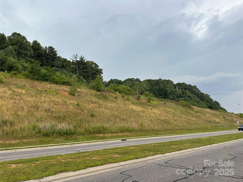 32 Hwy 19e Hw, Burnsville, NC 28714