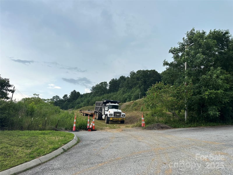 32 Hwy 19e Hw, Burnsville, NC 28714